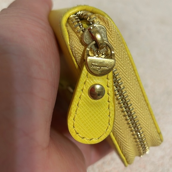 Salvatore Ferragamo Yellow Leather Coin Purse - Picture 4 of 12